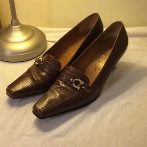 Ferragamo pebble texture coffee pumps